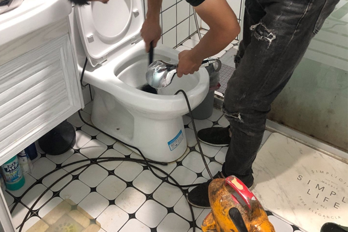 阜沙马桶堵塞自己疏通还是找师傅？专业上门服务让你省时更省心